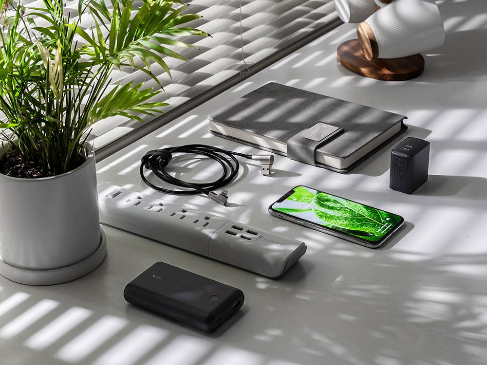 screen post 2x2zO3L1sBE unsplash IndoorGuru